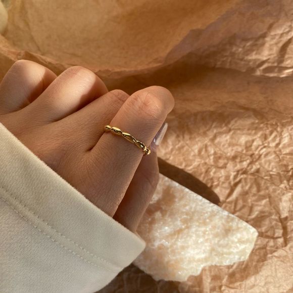 18K Gold Plated Trilly Oval Beaded Band Ring - Picture 5 of 8